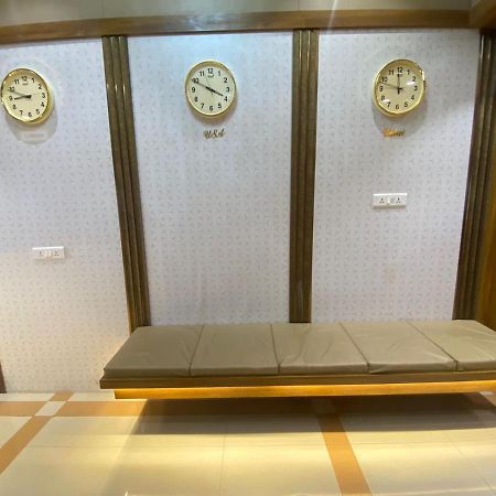Hotel Bkc Crown - Near Trade Centre, Visa Consulate Mumbai Exteriör bild