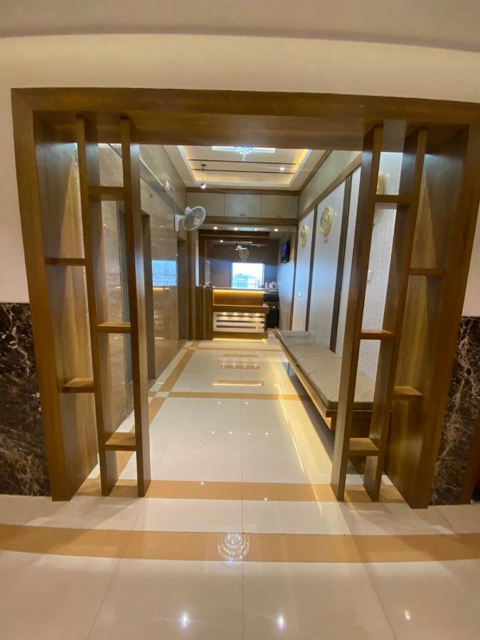 Hotel Bkc Crown - Near Trade Centre, Visa Consulate Mumbai Exteriör bild