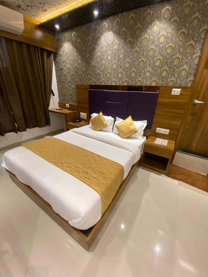 Hotel Bkc Crown - Near Trade Centre, Visa Consulate Mumbai Exteriör bild