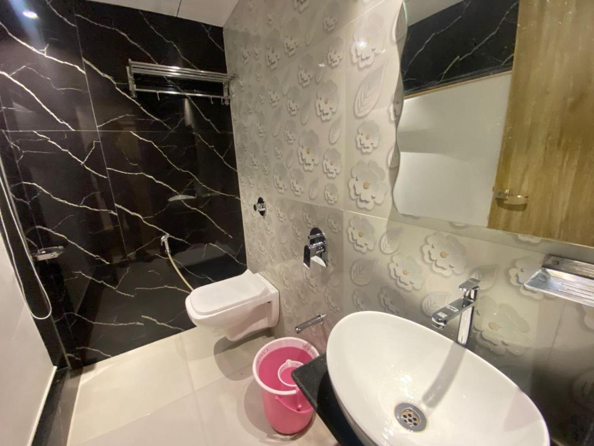 Hotel Bkc Crown - Near Trade Centre, Visa Consulate Mumbai Exteriör bild