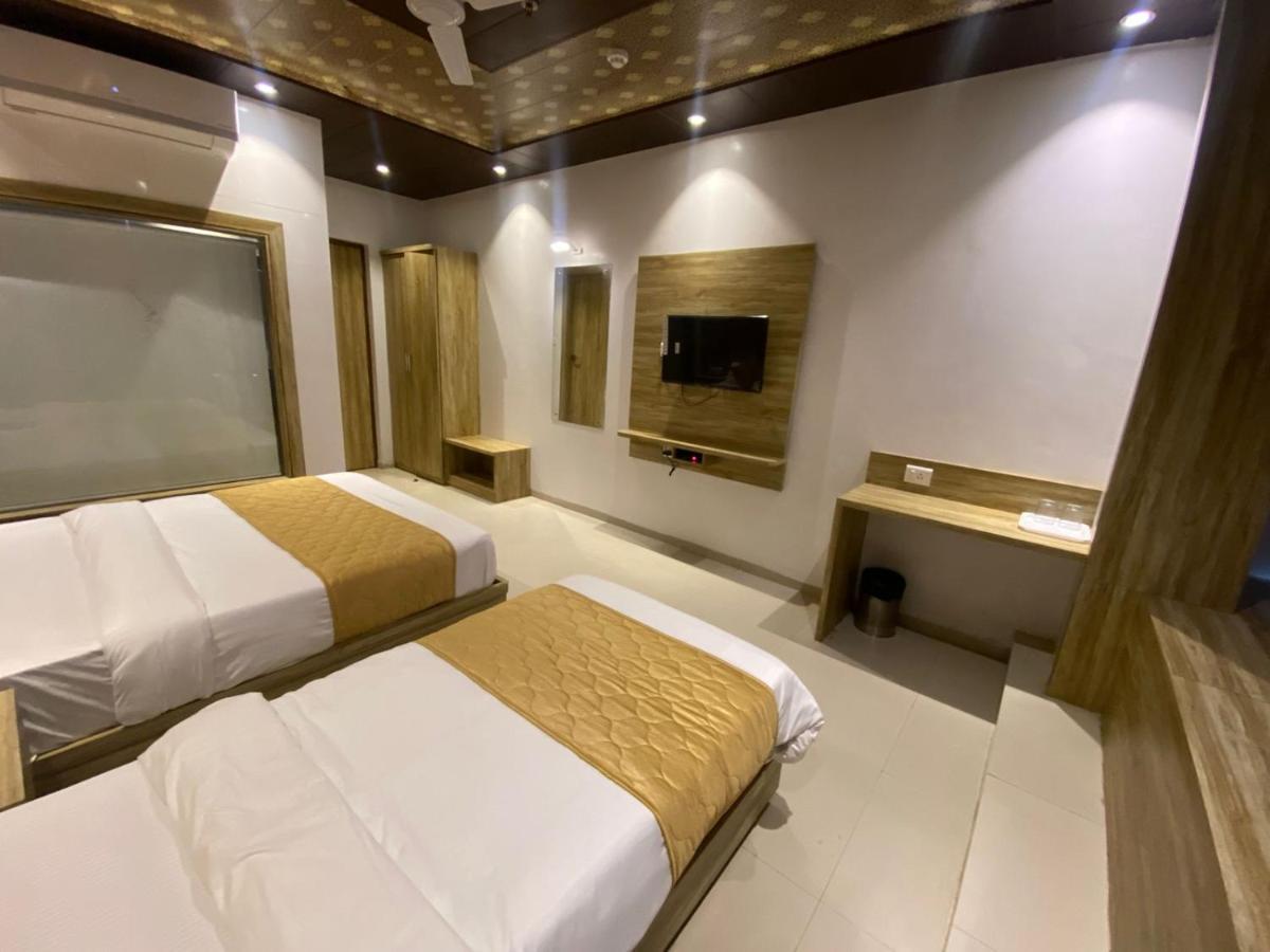 Hotel Bkc Crown - Near Trade Centre, Visa Consulate Mumbai Exteriör bild