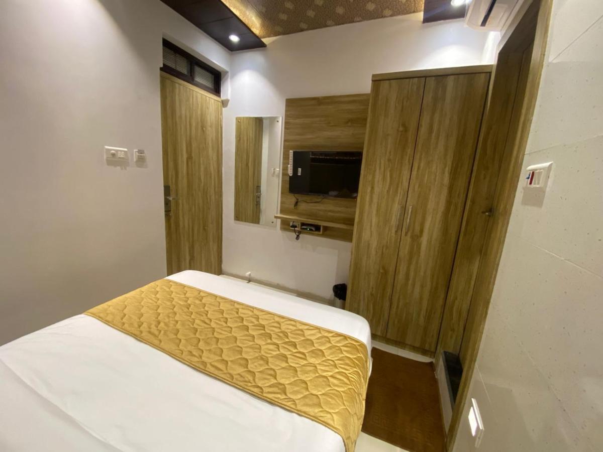 Hotel Bkc Crown - Near Trade Centre, Visa Consulate Mumbai Exteriör bild